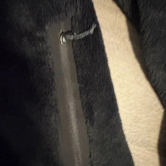Arc'teryx Women's Black Teddy Fleece Zip Jacket - Picture 9 of 11
